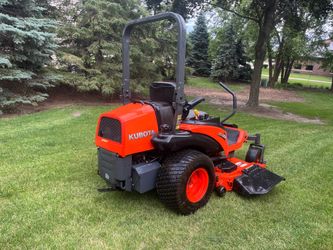 Kubota commercial zero turn diesel lawnmower with a 60 in deck and 26 HP engine