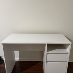 white desk with drawers