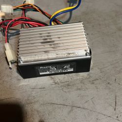 36 Vault Razor Controller