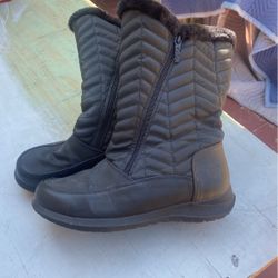 Totes Womans Rain Snow Boot Size 10