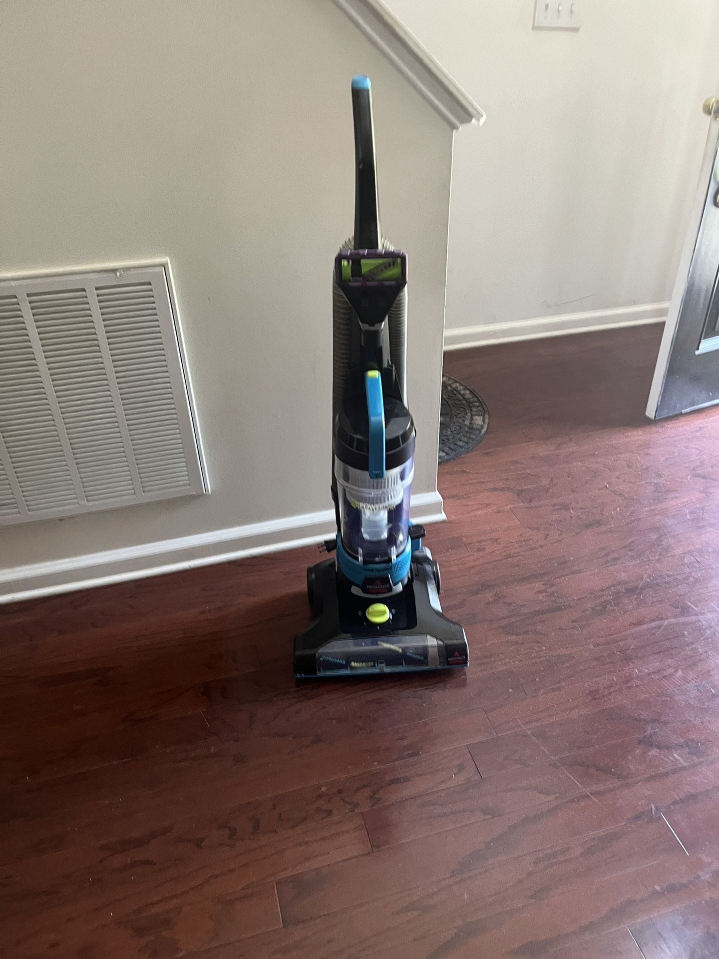 Bissell Force Turbo Automatic Turbo Rewind Vacuum Cleaner 