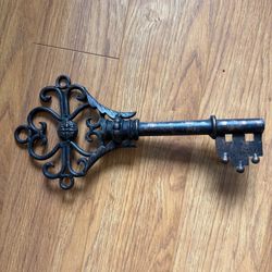 Skeleton key decor