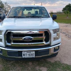 2017 Ford 150 XLT 4X4