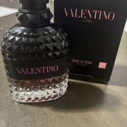 Uomo Born in Roma Intense Eau de Parfum