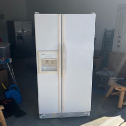 Kenmore Side by Side Refrigerator/Freezer