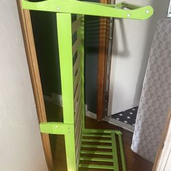 Toddler bed 