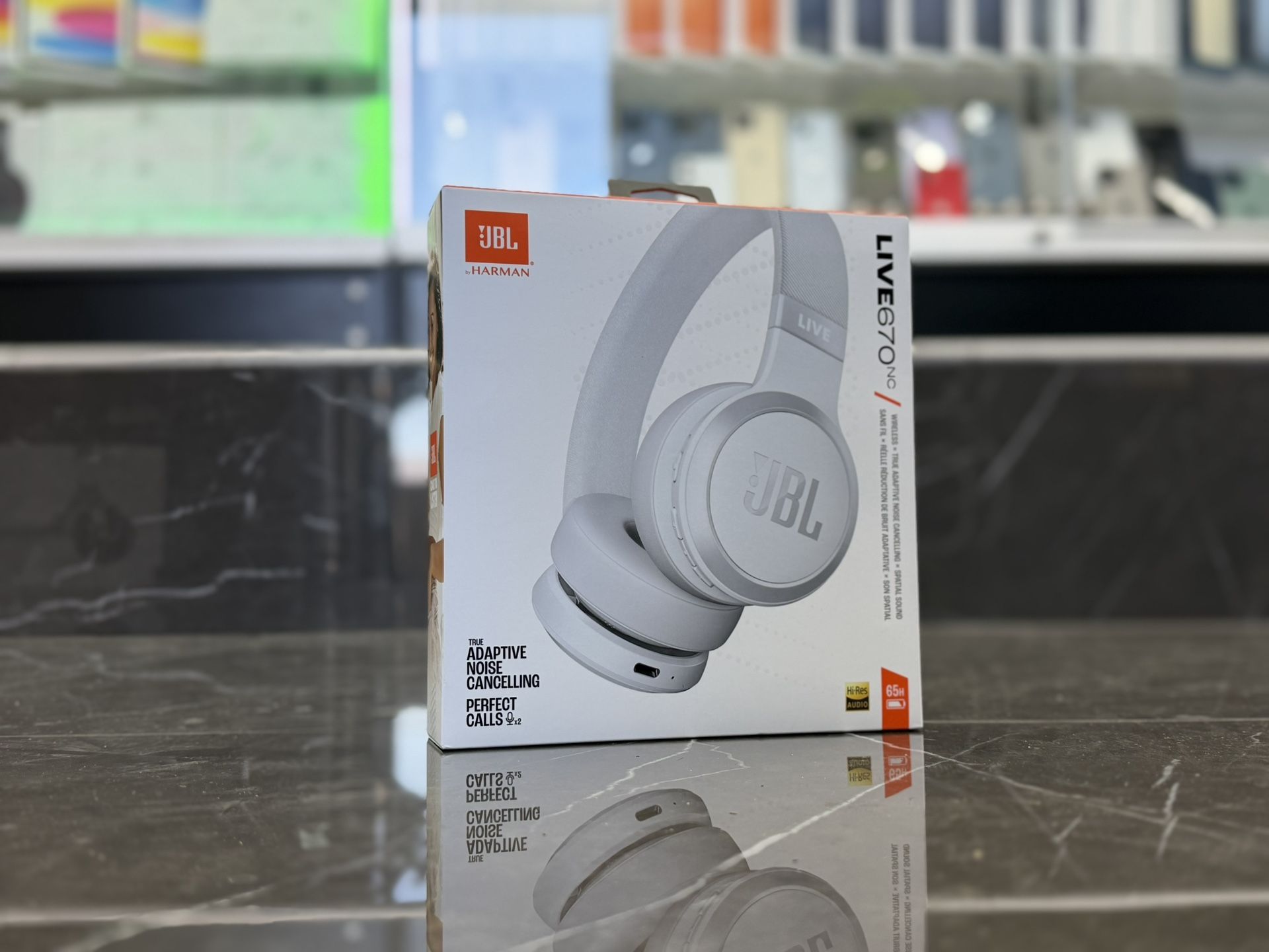JBL LIVE 670nc Wireless Bluetooth Headset (65 Hour Battery) (Take It Home In Payments/ llévatelo a casa en pagos)