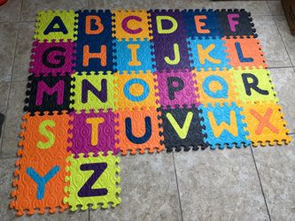*Sale Pending* Alphabet foam puzzle play mat