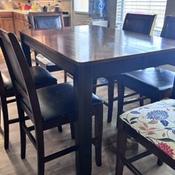 Counter Height Dining Table & Chairs