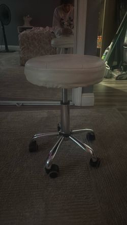Vanity chair