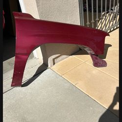  Oem Passenger fender 2000  To 2005 Chevy suburban truck