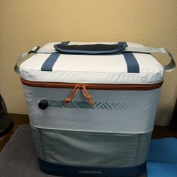 Quechua Camping Soft Cooler 35L