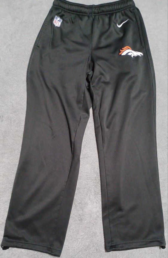 Men's Size Medium Denver Broncos Grey Therma Fit Pants Running Workout Nike
