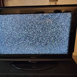 Toshiba 32" TV (Works)