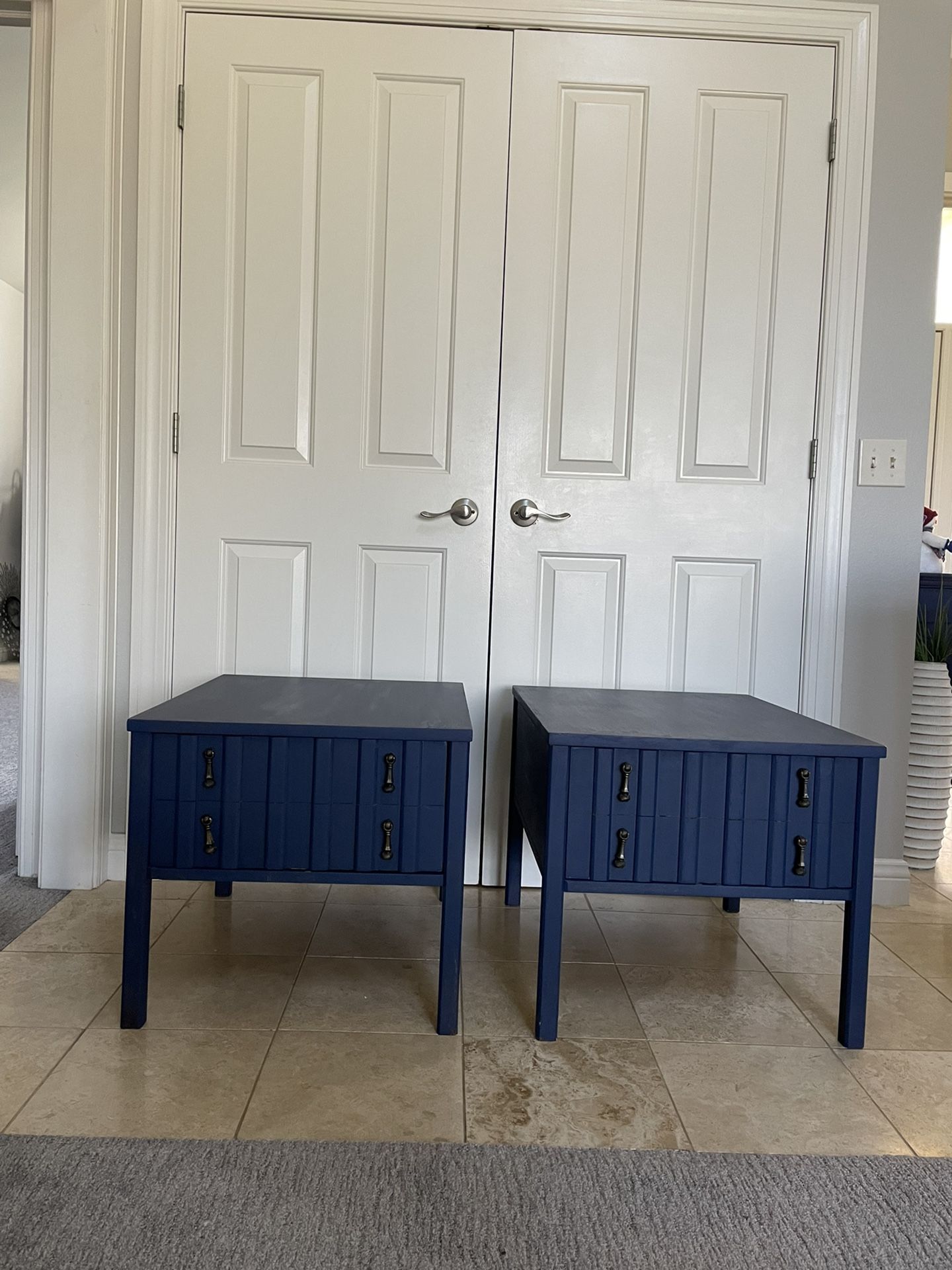 Eye-Catching Mid-Century Modern BROYHILL Nightstands/End tables 