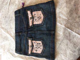 Ropa de mezclilla bordada y decorada a mano de nińas