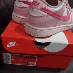 Girls Nike Shoes