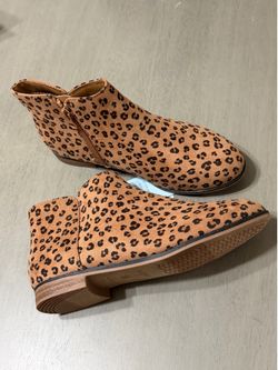 Leopard Print Ankle Boots by Cat & Jack Size 4 NWT