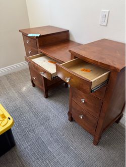 Wooden Vanity Desk with Crystal Knobs