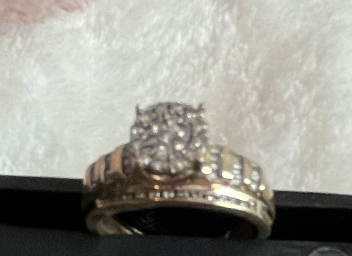 10k Gold Wedding Ring 1/2k Diamond Size 6 1/2
