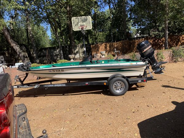 Bass boat