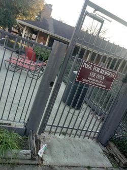 Se pinta sercas madera y hierro