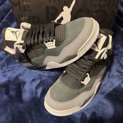 Jordan 4 “FEAR” Size 13