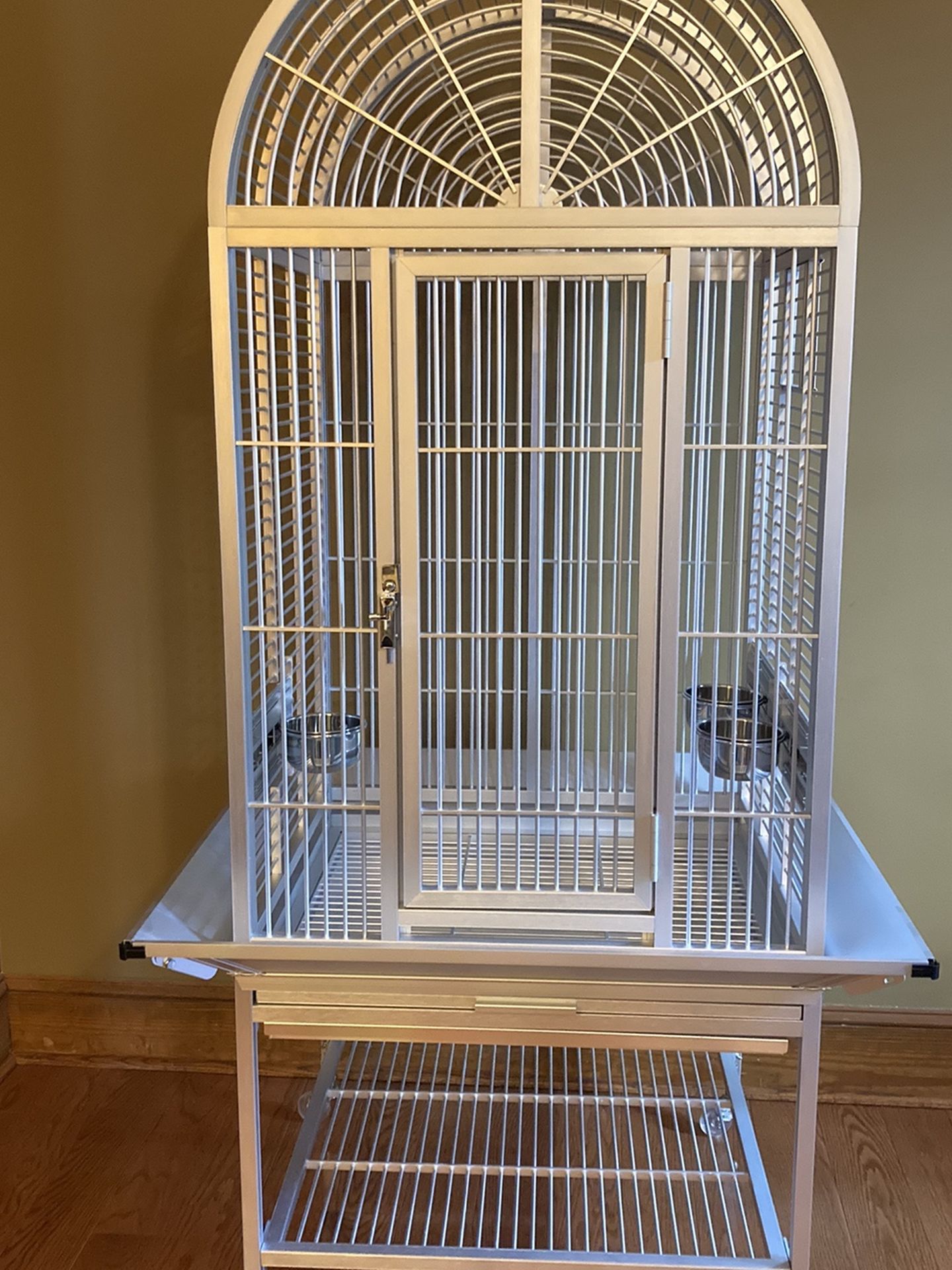 Aluminum Kings Cages Parrot/Bird Cage- Like New!