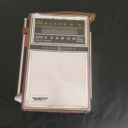 General Electric Portable AM/FM Transistor Radio