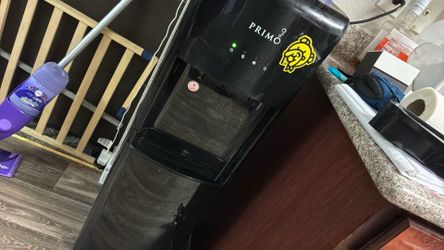 Water machine works clean