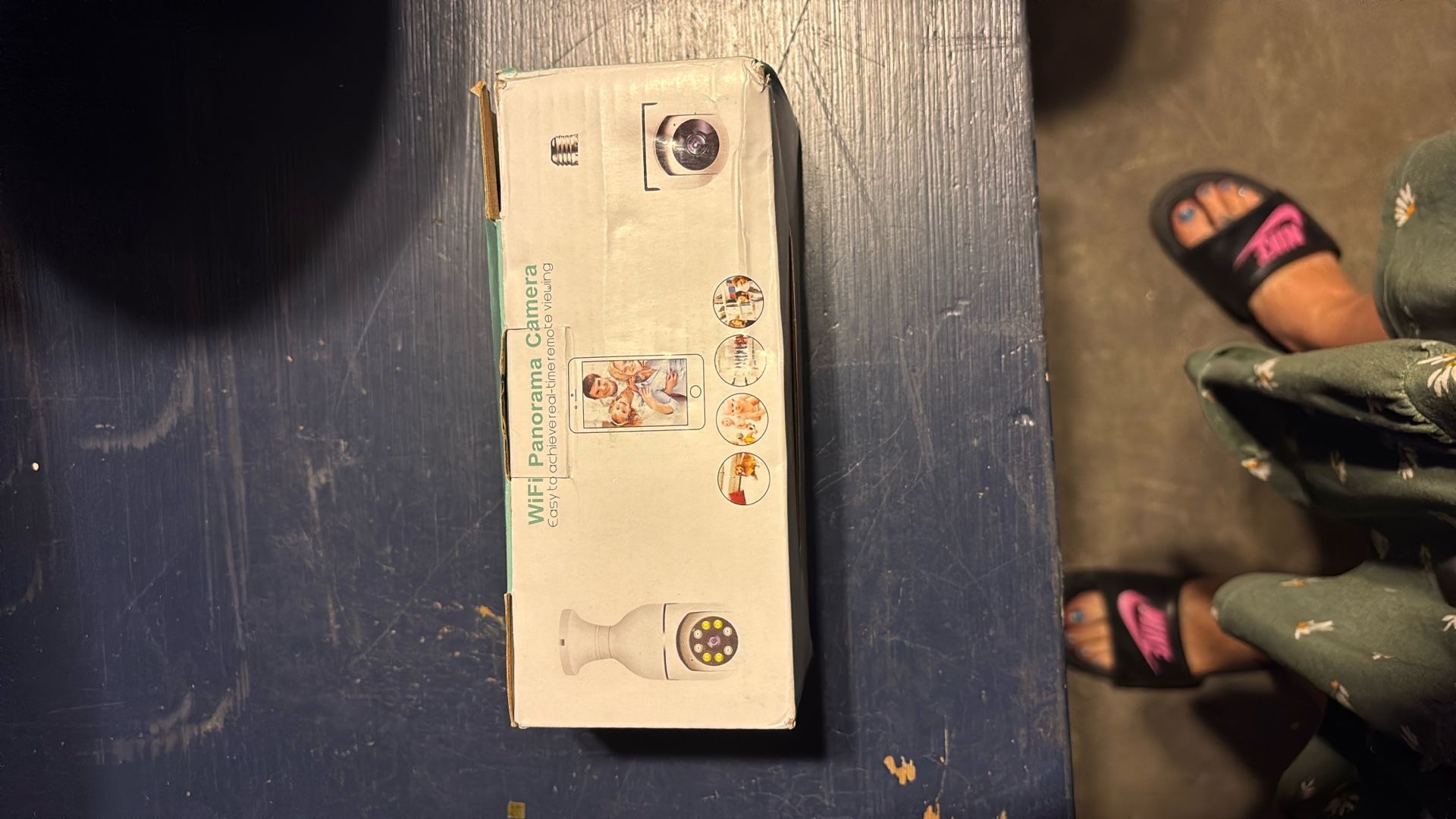 Light bulb Wi-Fi camera