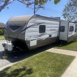 MUST SELL 2019 Travel Trailer