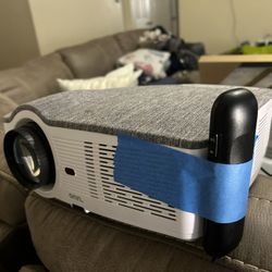 Onn Projector with Roku. Including pull down screen. 