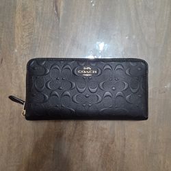COACH Signature Zip Wallet
