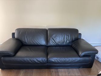 Luxury Designer Black Leather Lounge Chair – $4,000 Retail