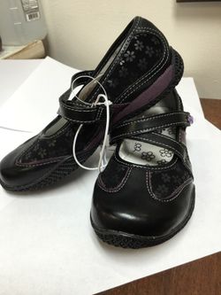 Girls size 12 Circo shoes
