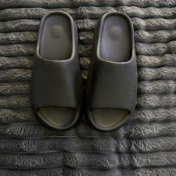 Yeezy Slide