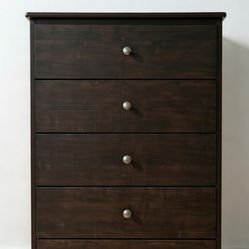 Brown Chest 5-Drawer Dresser