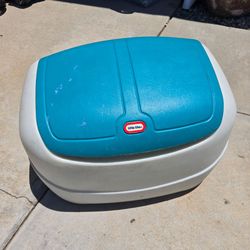 Little Tikes large toy chest / toy box