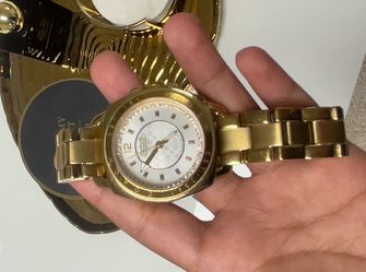 Coach watch/ color gold