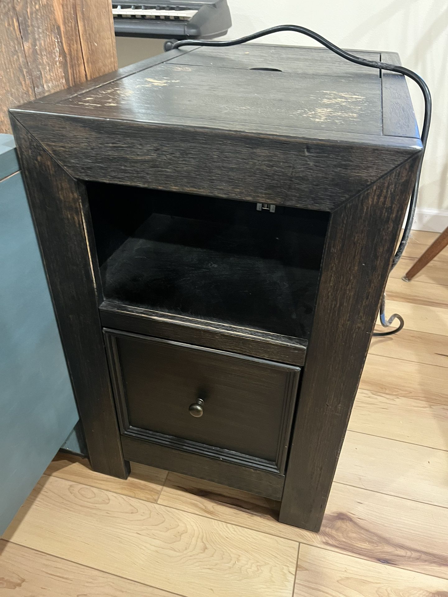Large Side Table With Plug In
