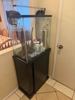 30 gallon fish tank with stand