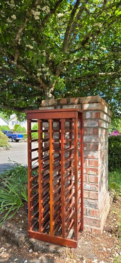 Wood wine rack