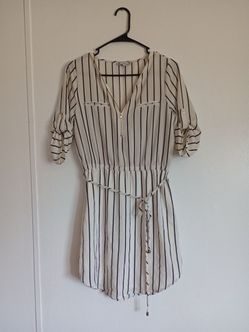 Iris black and white striped zipper dress size Medium