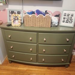 Dresser wood. 6 drawer