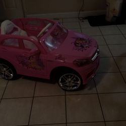 DISNEY PRINCESS ELECTRIC CAR