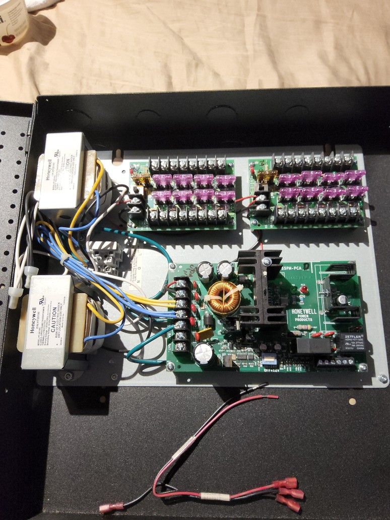 Honeywell Power Supply Output 16 Ports 12Dc or 24 Dc