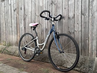 Trek 7000 Step-Through Hybrid Bike 14" Frame - 21 Speed