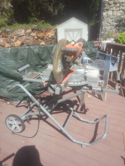 Ridgid 12" sliding miter saw with folding stand