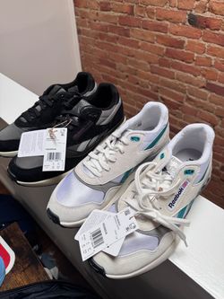 Reebok Classic Sneakers with Tags NEW